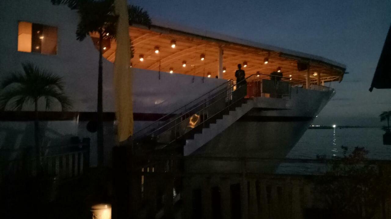 Hotel Pantai Gapura Makassar Dış mekan fotoğraf