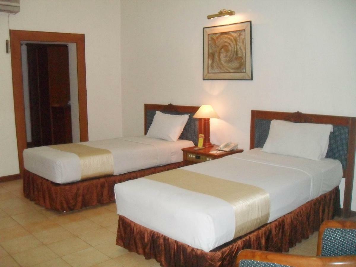 Hotel Pantai Gapura Makassar Dış mekan fotoğraf